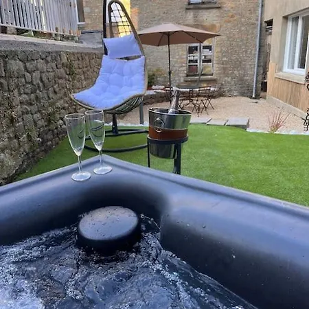 Beau Loft Room Proche Mont Saint Michel Jaccuzi Illimite En Plein Centre Avranches Buitenkant foto
