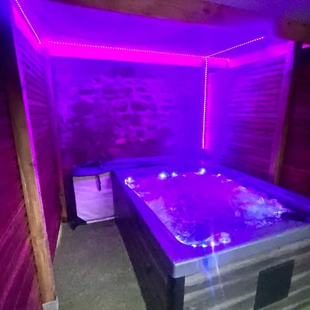 Beau Loft Room Proche Mont Saint Michel Jaccuzi Illimite En Plein Centre Avranches Buitenkant foto