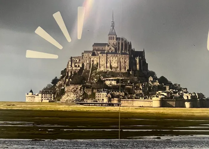 Beau Loft Room Proche Mont Saint Michel Jaccuzi Illimite En Plein Centre Avranches