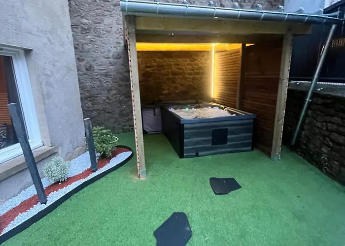 Beau Loft Room Proche Mont Saint Michel Jaccuzi Illimite En Plein Centre Avranches